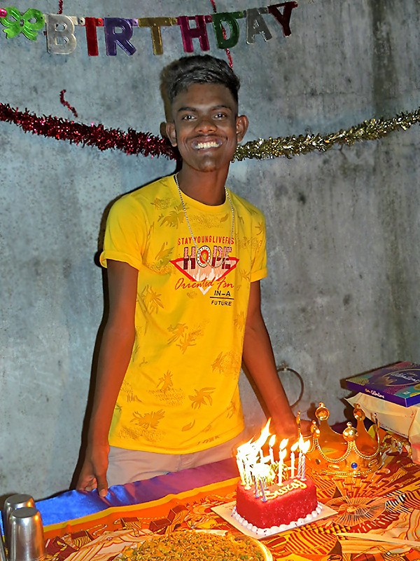 Suraj fête ses 18 ans